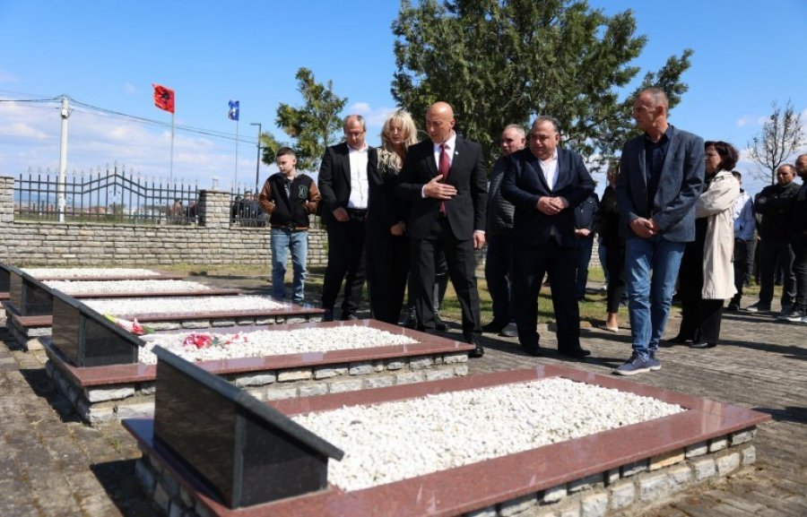 Haradinaj nderon martirët e 18 prillit, kujton krimet dhe sakrificat