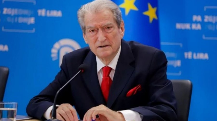 Berisha pas protestës  Policia përdori sprej për arinjtë kundër qytetarëve  vepër e rëndë penale