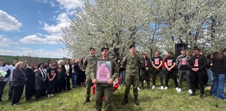 Rivarrosen eshtrat e Sinan Dautit  9 vjeçari i vrarë gjatë luftës
