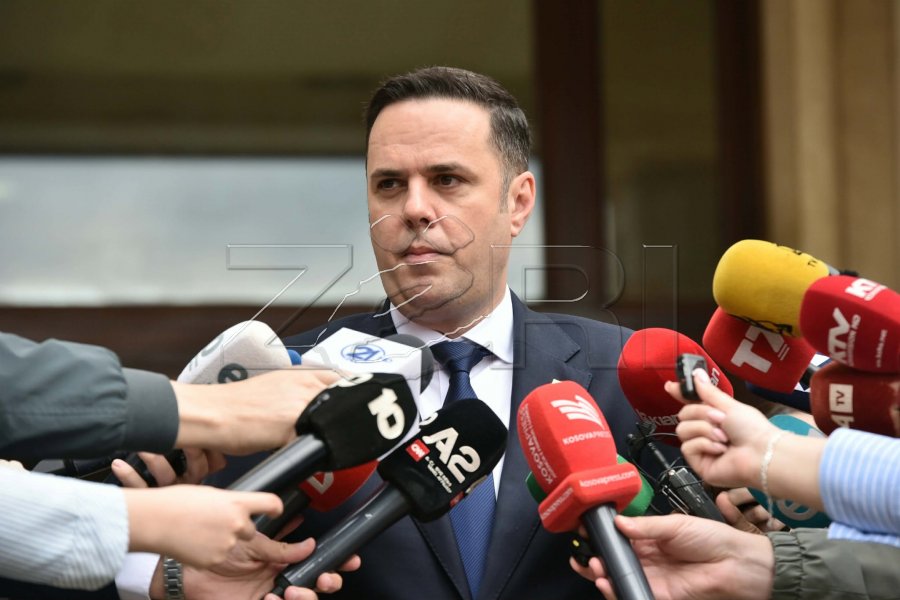 “Bashkimi nuk kërkon kushte”, Abdixhiku flet rreth mundësisë për rikthimin e Osmanit në LDK