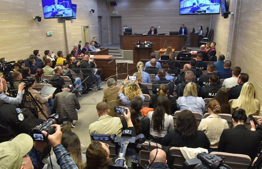 Avokati serb mundohet t’i shfajësojë të akuzuarit për terrorizëm në Banjskë