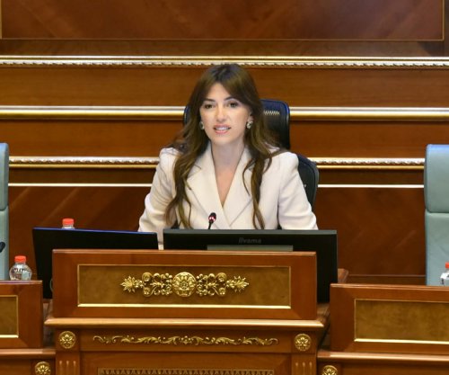 Vonesa në fillim të seancës së jashtëzakonshme, Haxhiu kritikon deputetët