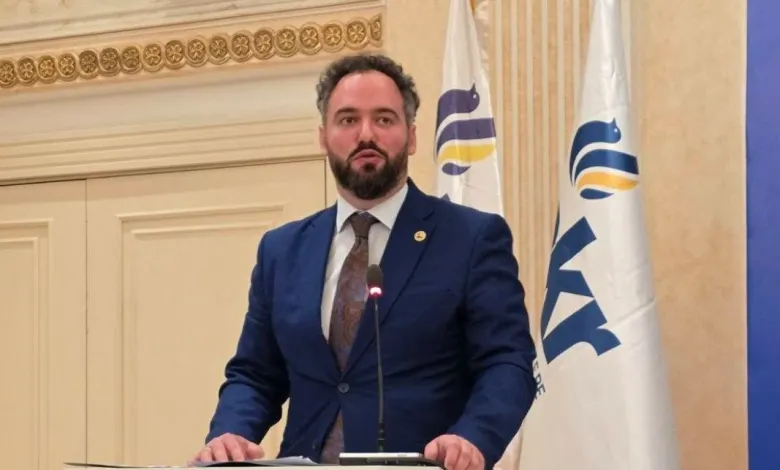  Qytetarëve po u mungon alternativa   Emir Abrashi flet për herë të parë si kryetar i ri i AKR së