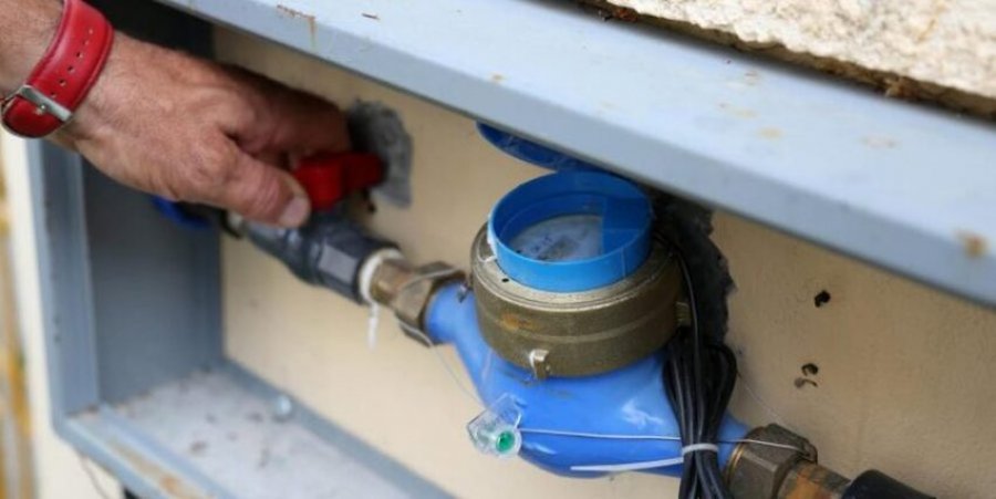 Pezullohet tarifa 234 euro për kyçje në ujë  lehtësohen bizneset dhe qytetarët