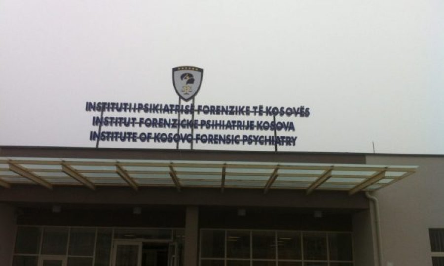 Një i burgosur arratiset nga Psikiatria Forenzike