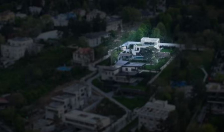 Qindra metra katrorë dhe punime pa leje: Çfarë po ndërtohet në pronën e Radoiçiqit në Beograd?