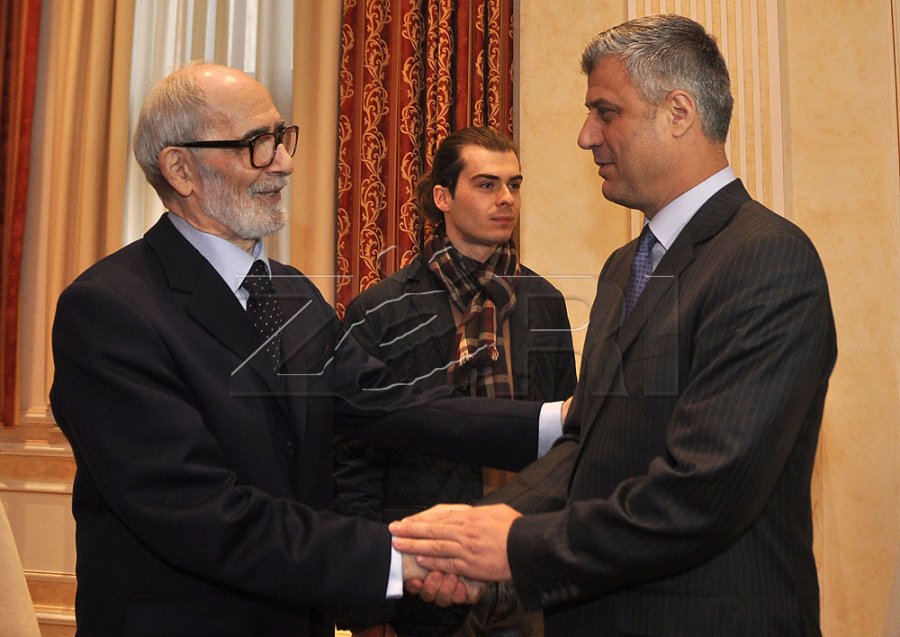 Familja e ish-presidentit Thaçi për Rexhep Qosjen: Kujtimi dhe vepra e tij do të jetojnë përgjithmonë