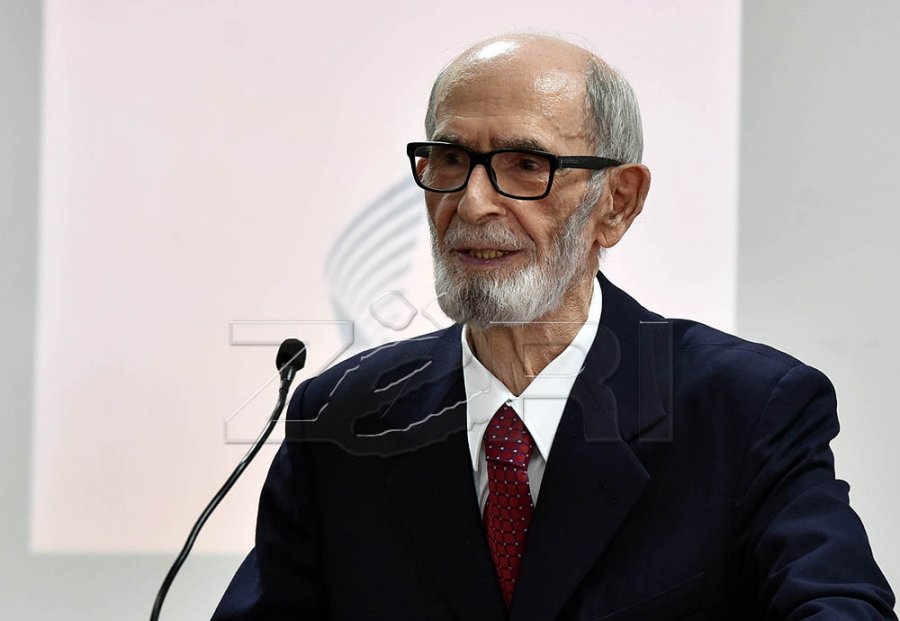 Kurti:  Qosja mbetet një nga intelektualët më të spikatur bashkëkohorë shqiptarë