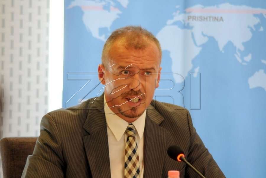 Qorrolli  PDK ja dhe LDK ja në sinkron për ta bllokuar Kurtin