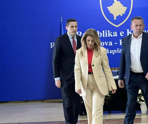 Deputetët e PDK-së bëjnë homazhe në nderim të akademikut Rexhep Qosja