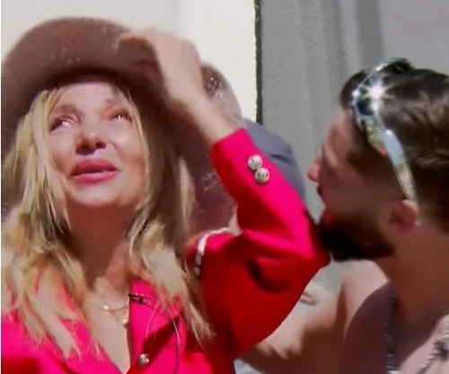 “Mami, të duam çmendurisht” - Mimoza shpërthen në lot pas mesazhit nga vajzat e saj