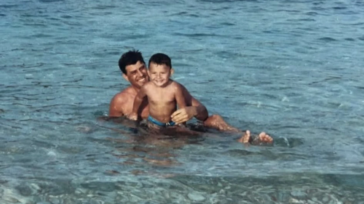 Endrit Thaçi uron babanë për ditëlindje  Na mungon çdo ditë  jemi krenarë me ty