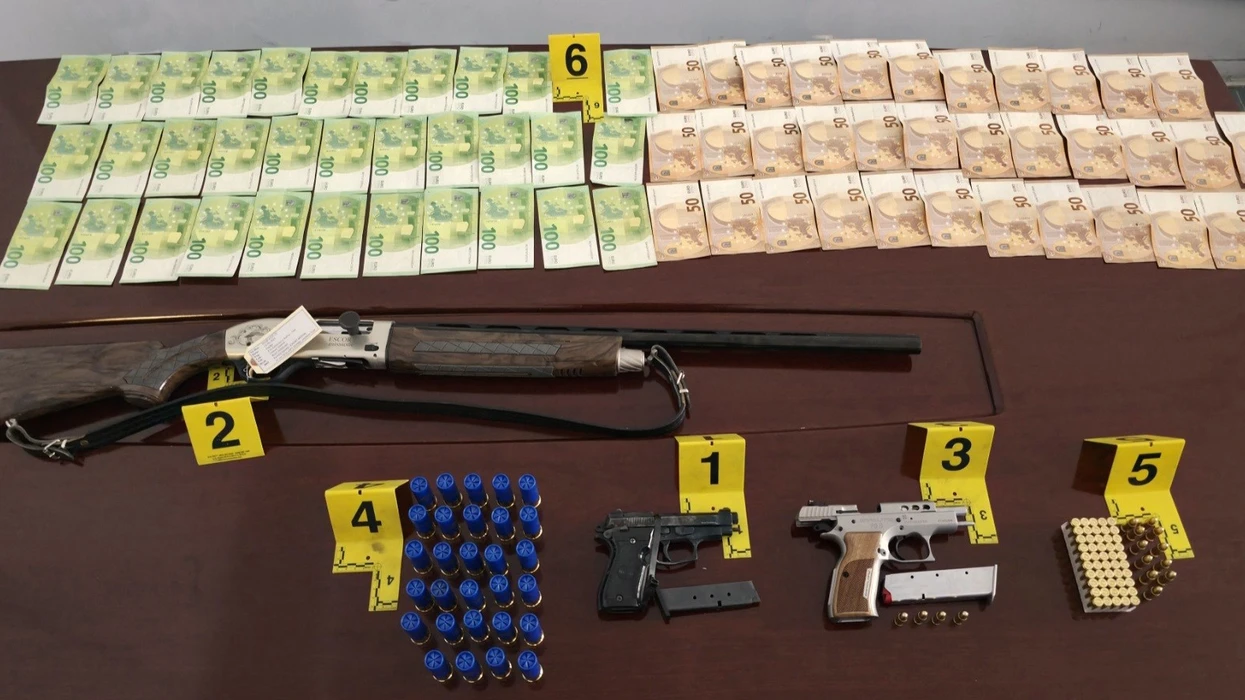 Prangoset një person për fajde në Gjilan  i gjenden armë zjarri dhe para