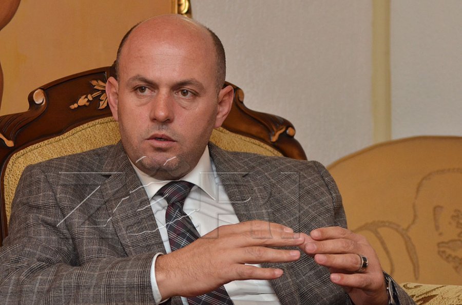 nis-peticioni-per-perfshirjen-e-murat-jasharit-ne-garen-per-president