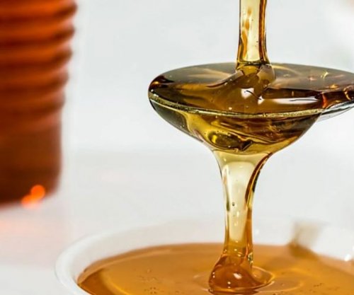 Arsyet pse duhet të hani një lugë mjaltë para gjumit