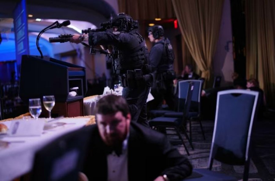 I dyshuari mund të ketë synuar zyrtarët e Trumpit gjatë darkës