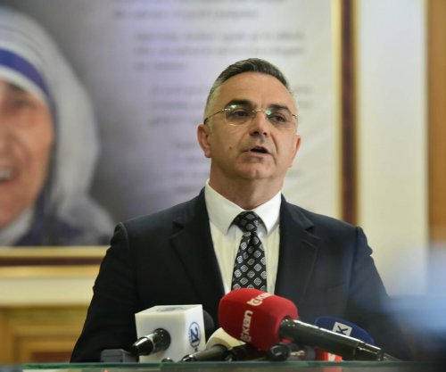 Në seancë nuk shkon as AAK-ja, Tahiri: Spektakël politik