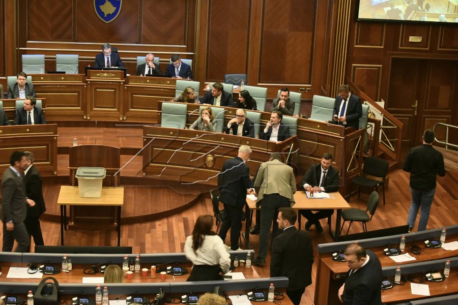 Kryeziu  Rrezikohet shteti nëse shkohet në zgjedhje  duhet gjetur zgjidhje për presidentin