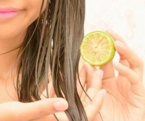 Maskë me portokalle dhe limon për flokë të yndyrshëm