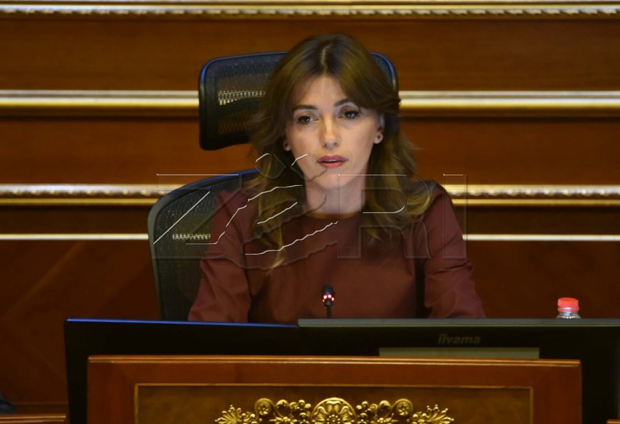 Çka nëse Albulena Haxhiu nuk e shpall datën e zgjedhjeve 