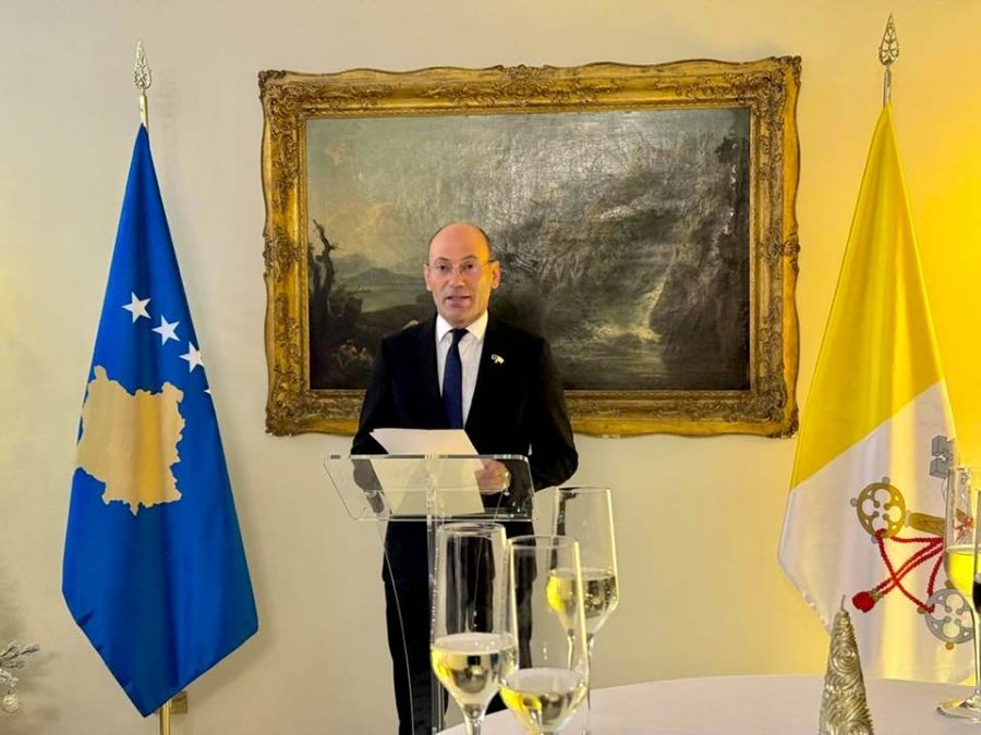 Vehbi Miftari  Me dekret të Albulena Haxhiut  jam liruar nga detyra e shefit të Misionit në Vatikan