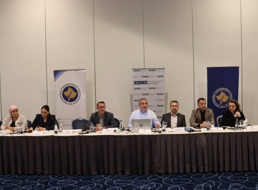 KQZ ja diskuton me zyrtarët komunalë për sfidat e zgjedhjeve