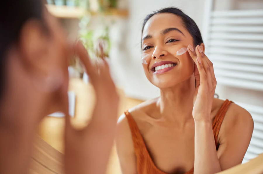 Rregulla të reja të BE së për kozmetikën  kufizime për substanca të rrezikshme e ndalime për disa produkte me efekt metalik