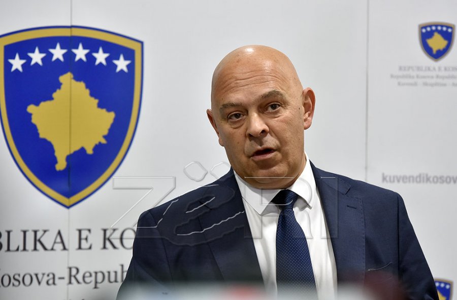 Gjini: AAK-ja po bëhet gati për t’ia dhënë vendit një qeveri normale, jo për pragun