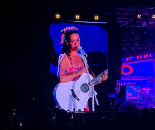 Sunny Hill nis fuqishëm, Katy Perry sjell spektakël të paharrueshëm në Prishtinë