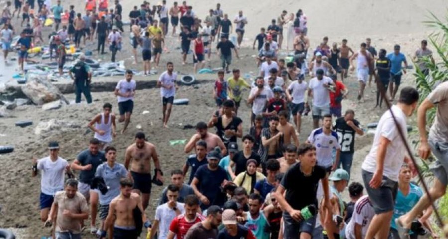 Kriza e emigrantëve në Spanjë  Pedro Sanchez fajëson trafikantët