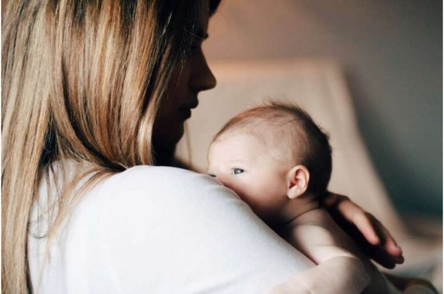 Zbulohet hormoni që forcon lidhjen emocionale mes nënës dhe foshnjës