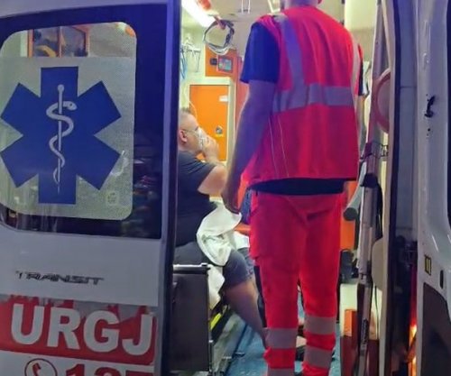 Banesa përfshihet nga zjarri te Shkëmbi i Kavajës, gjashtë persona përfundojnë në spital