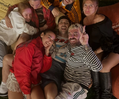 Dua Lipa ndan pamje nga netët e Sunny Hill - mes muzikës, familjes dhe miqve