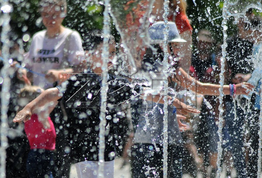 Mot me diell  temperaturat arrijnë deri 38°C