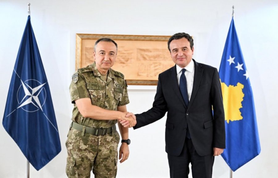 Kurti takon komandantin e KFOR it  diskutuan për situatën e sigurisë