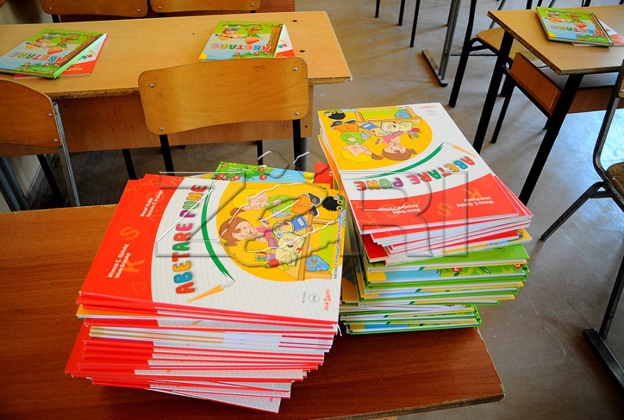 MASHTI  Edhe pesë ditë afati për aplikim për subvencionimin e teksteve shkollore  mbi 144 mijë aplikime të pranuara