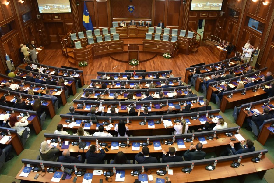 LIVE | Formohet Komisioni për verifikimin e mandateve të deputetëve