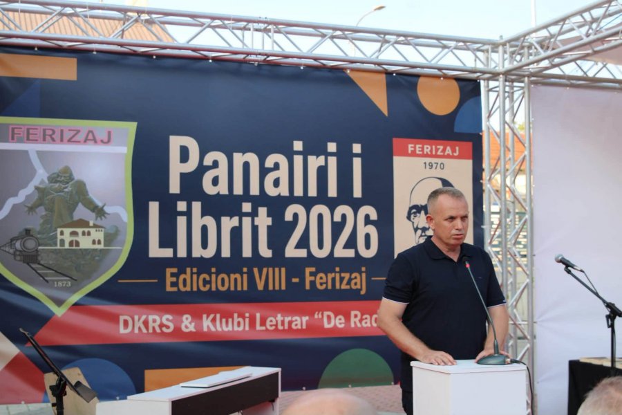 Hapet Panairi i Librit në Ferizaj  nis me promovimin e biografisë për Hashim Thaçin