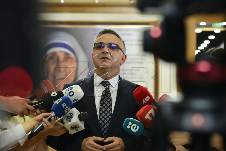 Tahiri  LVV ja kishte kohë 30 ditë  po e zvarrit konstituimin e Kuvendit për pazare politike