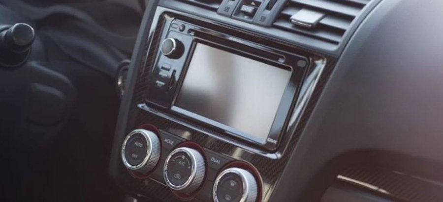 Pse zakonisht e ulim volumin e radios kur parkojmë në prapakthim 