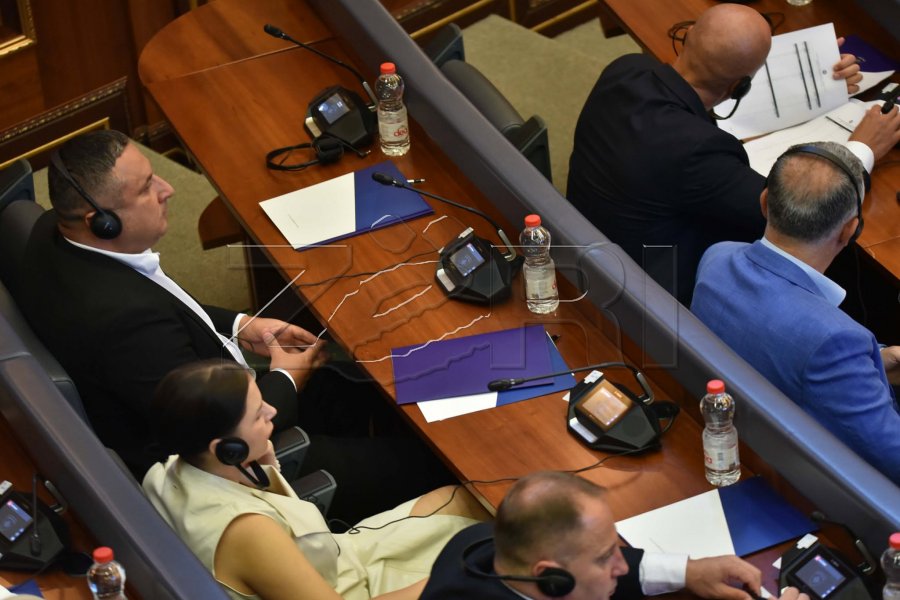 Lista Serbe s’e duron shkrimin “Republika e Kosovës”, bën këtë veprim në Kuvend [foto]