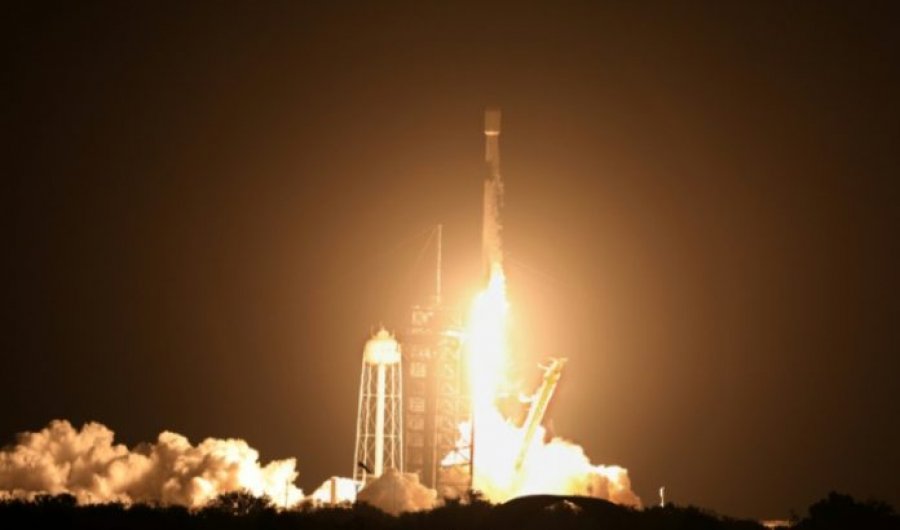 perplaset-me-henen-koka-e-nje-rakete-spacex