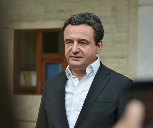 Kurti reagon pas zjarrit në hotelin në Vlorë: Jemi të tronditur, po monitorojmë gjendjen e qytetarëve tanë