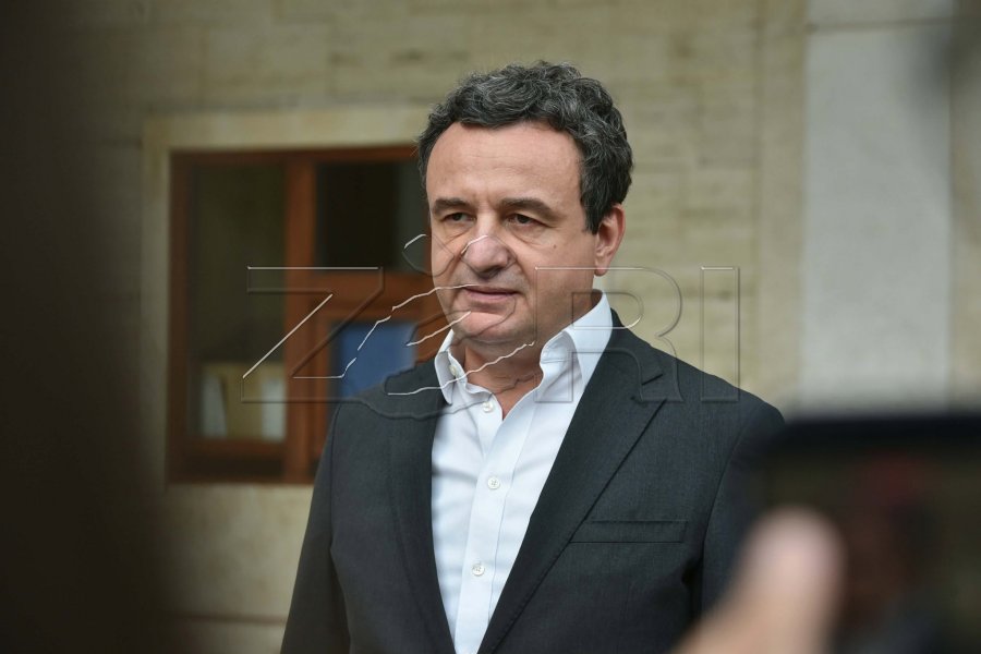 Kurti reagon pas zjarrit në hotelin në Vlorë: Jemi të tronditur, po monitorojmë gjendjen e qytetarëve tanë