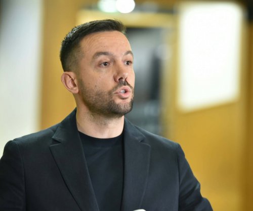 Tahiri: Po cenohet Kushtetuta, Vetëvendosje po e mban vendin në krizë politike
