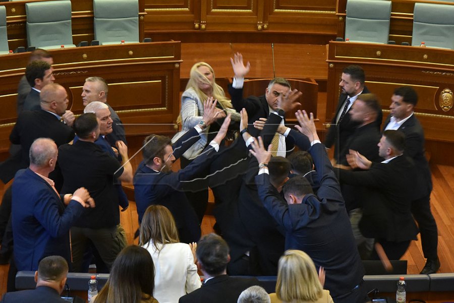 Zhvillimet në Kuvend  çka shkruan mediat e huaja 