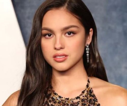 Këngëtarja Olivia Rodrigo kritikon Trumpin pas heqjes së fondeve për Planned Parenthood