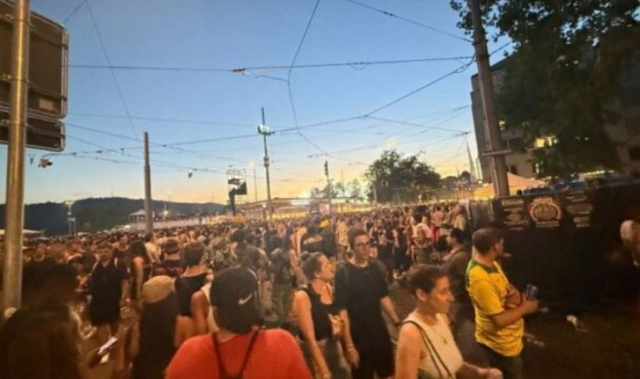 Rreth 900 mijë veta po marrin pjesë në Street Parade të Cyrihut