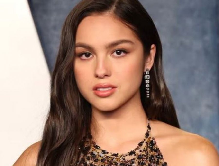 Këngëtarja Olivia Rodrigo kritikon Trumpin pas heqjes së fondeve për Planned Parenthood
