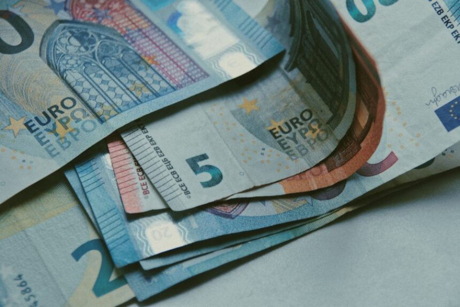 Ku i mbani paratë në shtëpi   ky detaj mund të ndikojë në fatin financiar